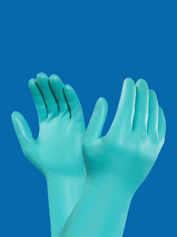 Rukavice a ochranné pomůcky